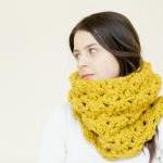 Crochet Cowl - Lacey Croch..